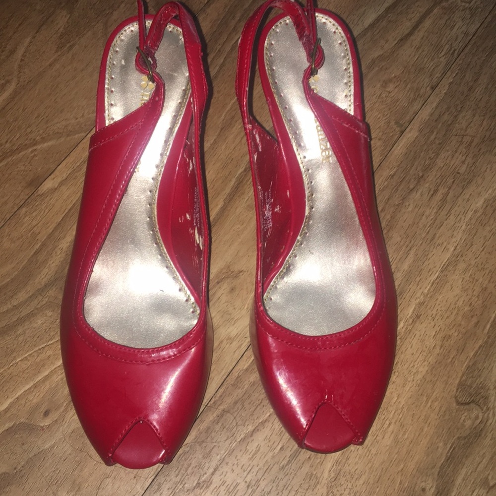 RED PEEP TOE HEELS (low)